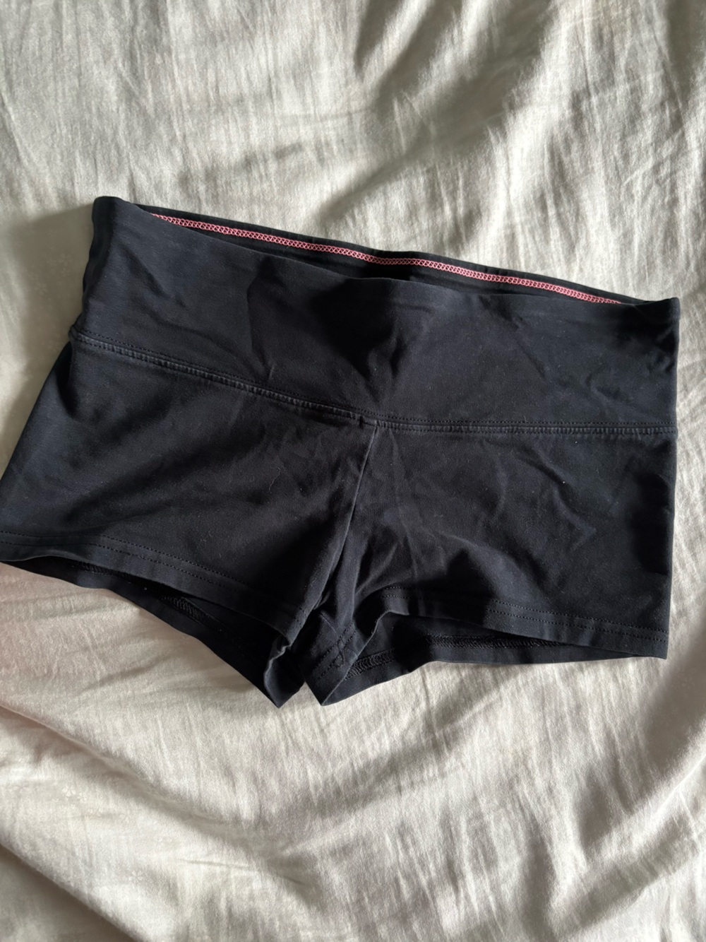 TNA basic shorts - Picture 3 of 3
